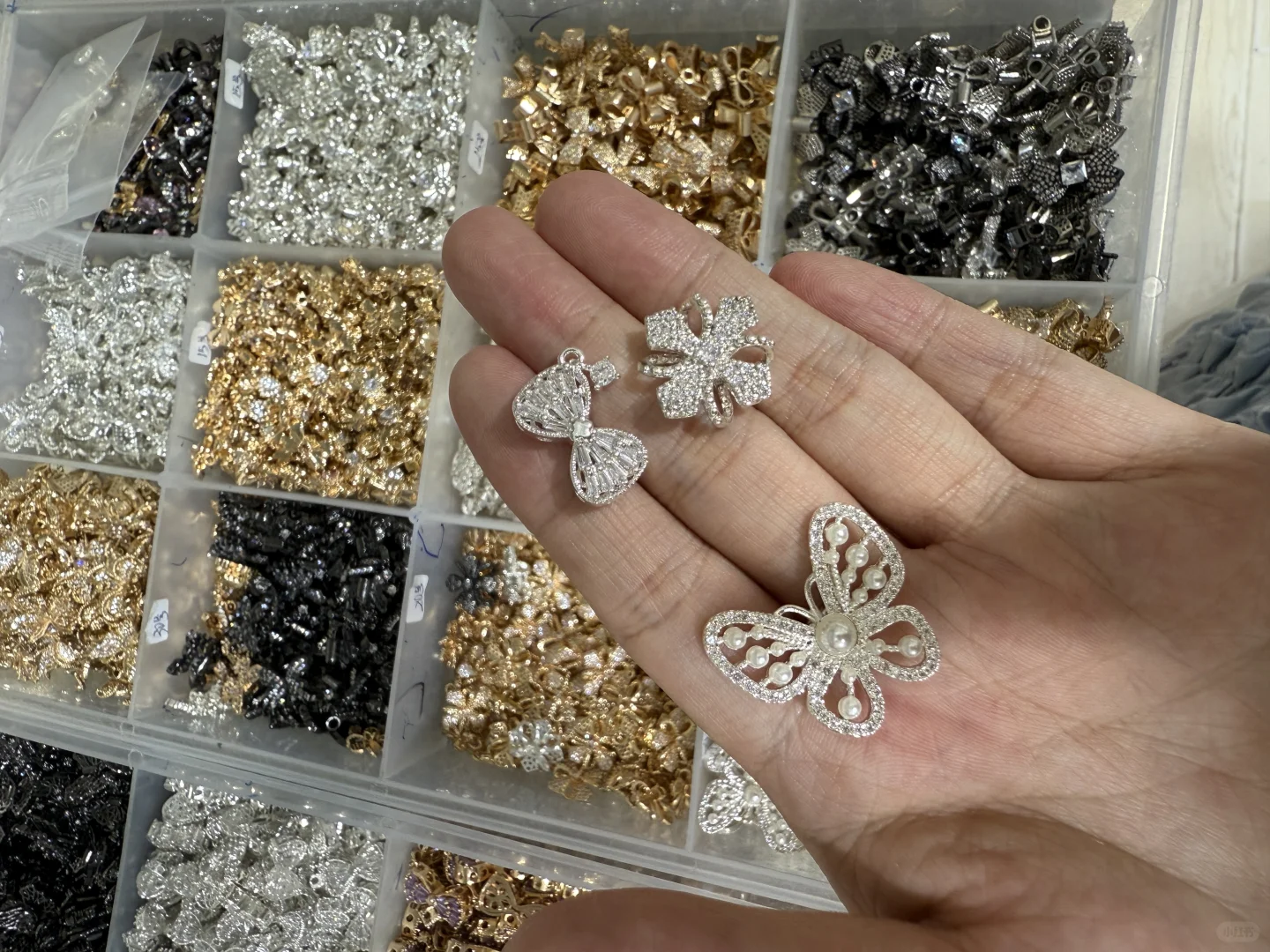 一整个震惊住了，那么多配件