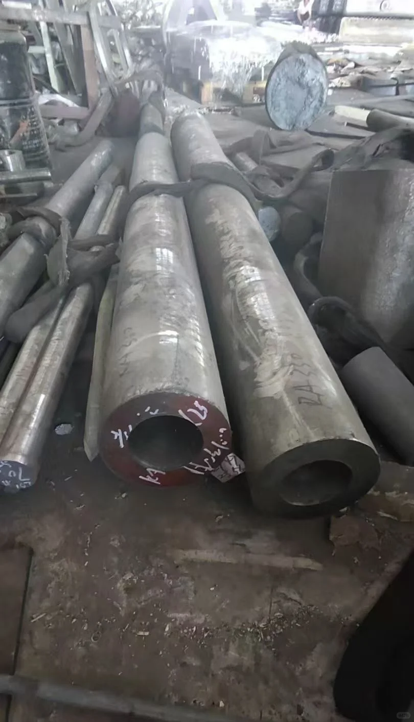 00后卖钢材的一天