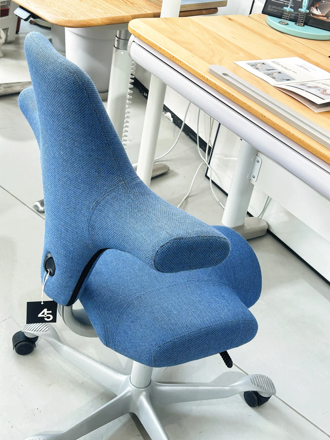 外企人的“居家办公”福利，被一把椅子拯救了