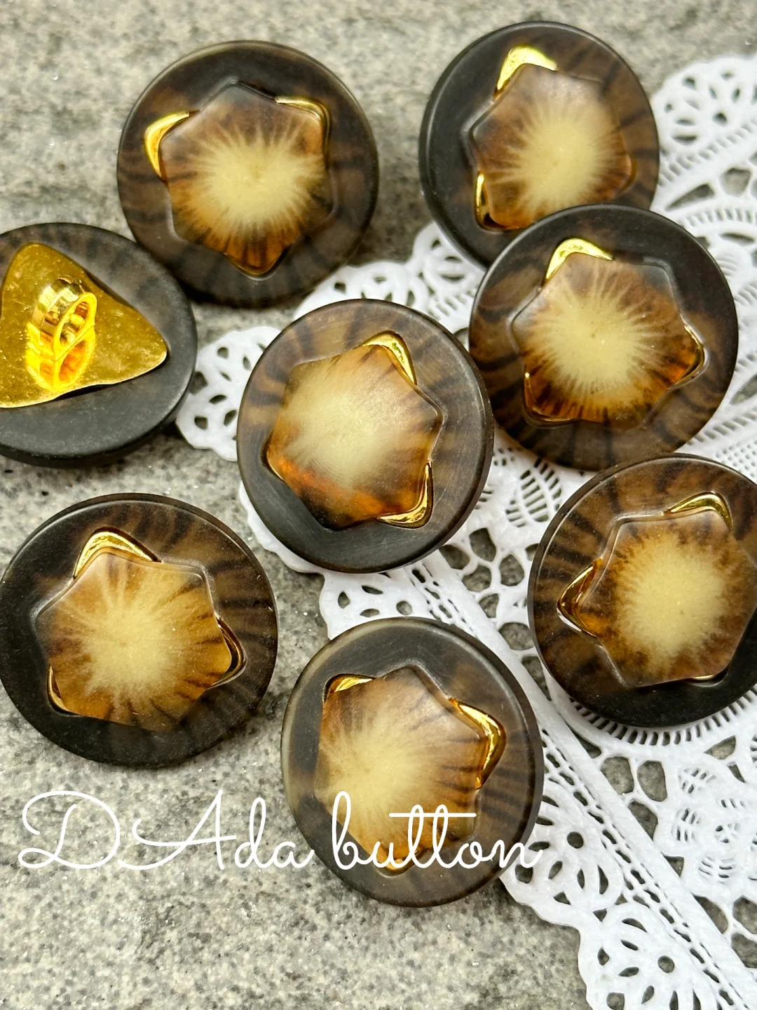 深琥珀色树脂纽扣 相见大约在冬季