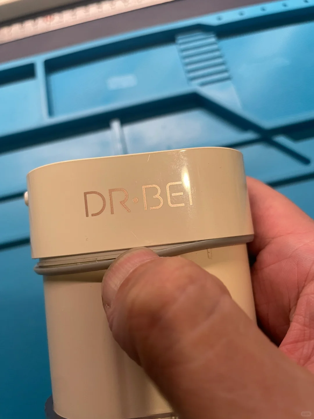 洗牙器维修换电池