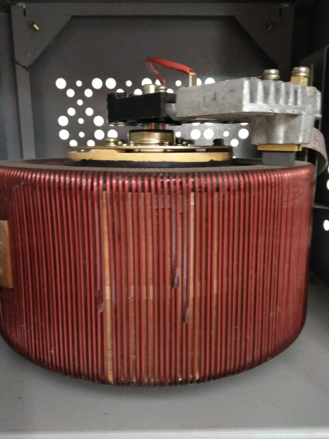 3000瓦电器用多大稳压器?