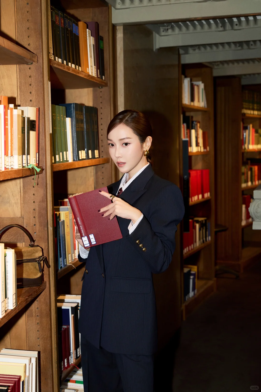 郑秀妍巴黎时装周西装杀❗️