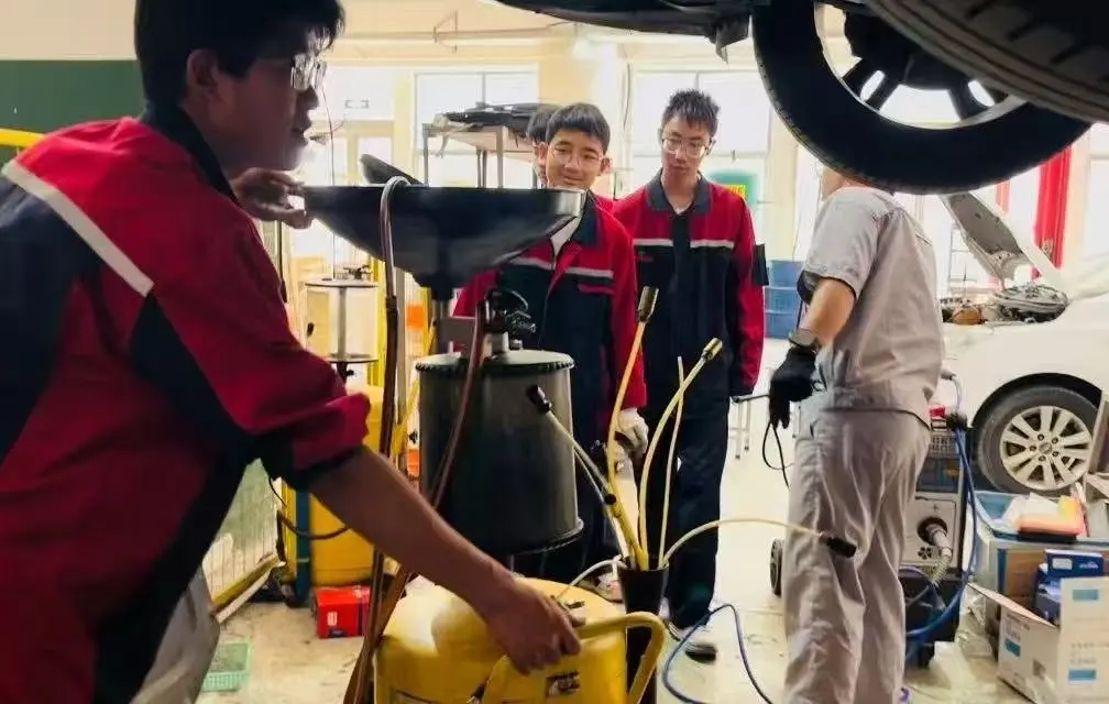汽修专业实训课日常