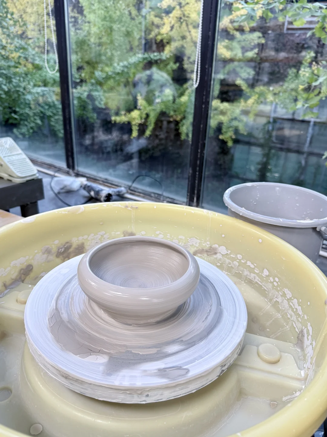 秋日陶艺初体验｜窗外银杏黄，手里泥碗香?