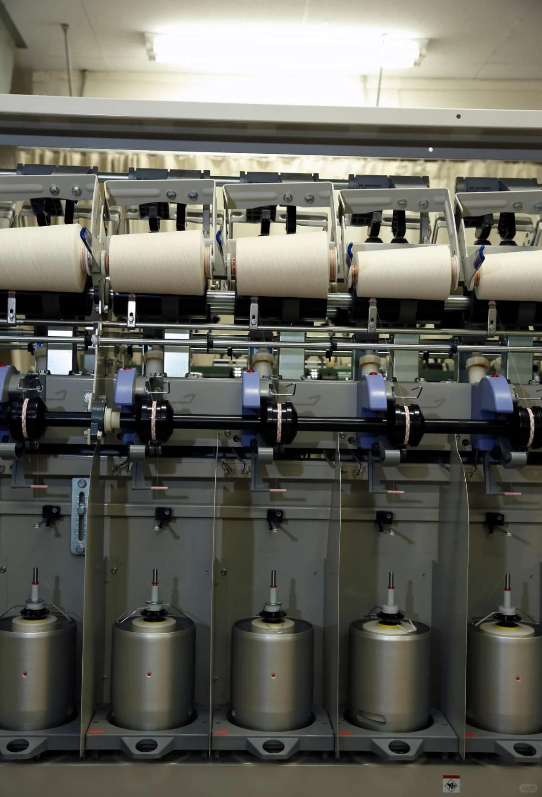 独一无二的捻线技术 SUPER ZERO 朦胧纱