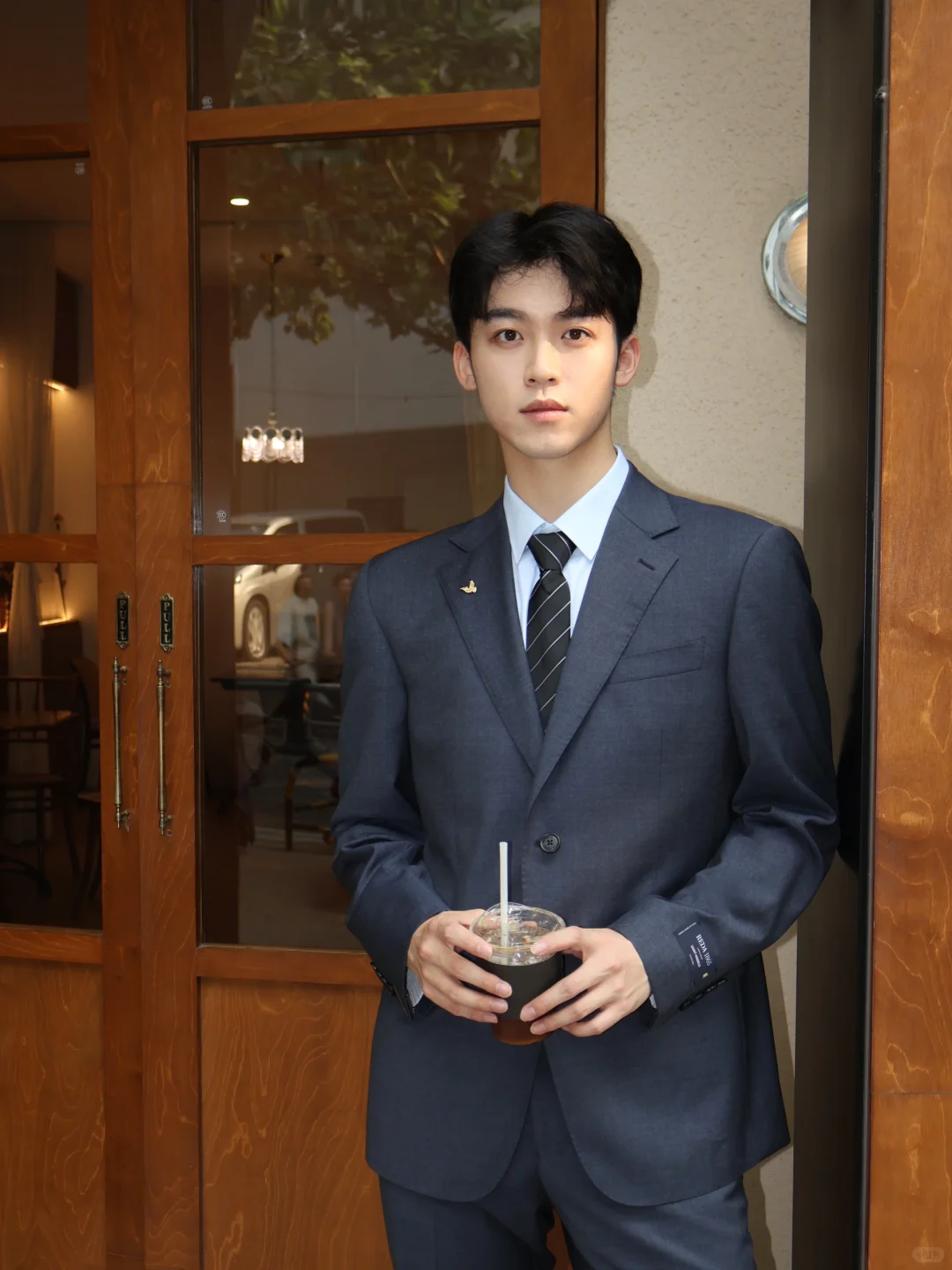 当一天正装职男