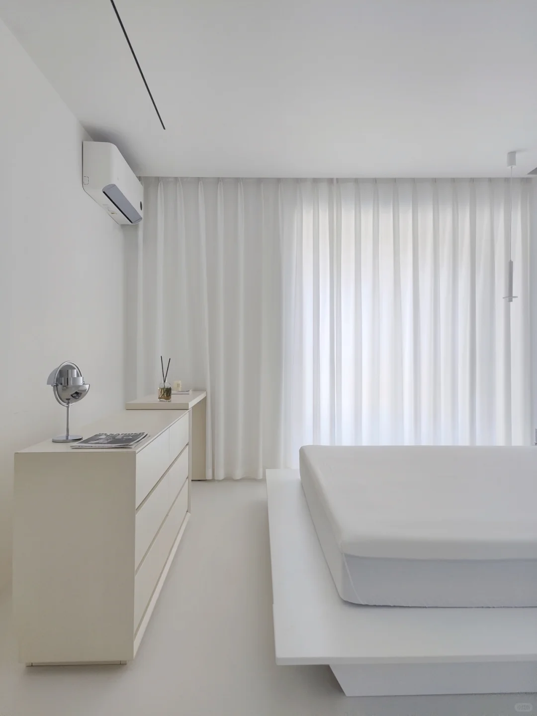 住了两年的卧室仍然空无一物｜简约风