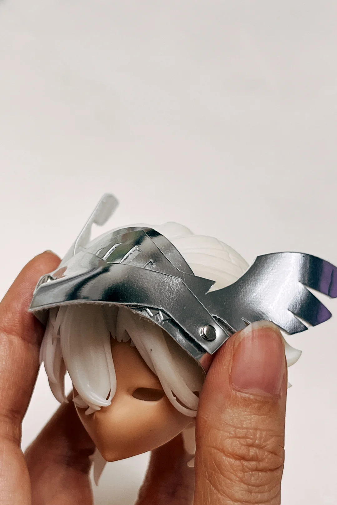 做了个gsc头通用头甲，但是怎么固定在头上呢