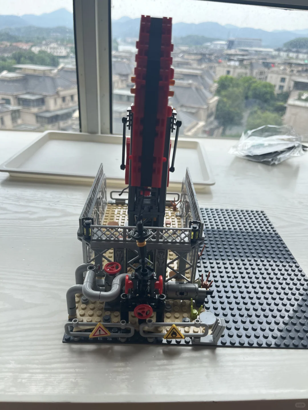 本人拼搭的第1⃣️8⃣️6⃣️座街景，石油化工厂