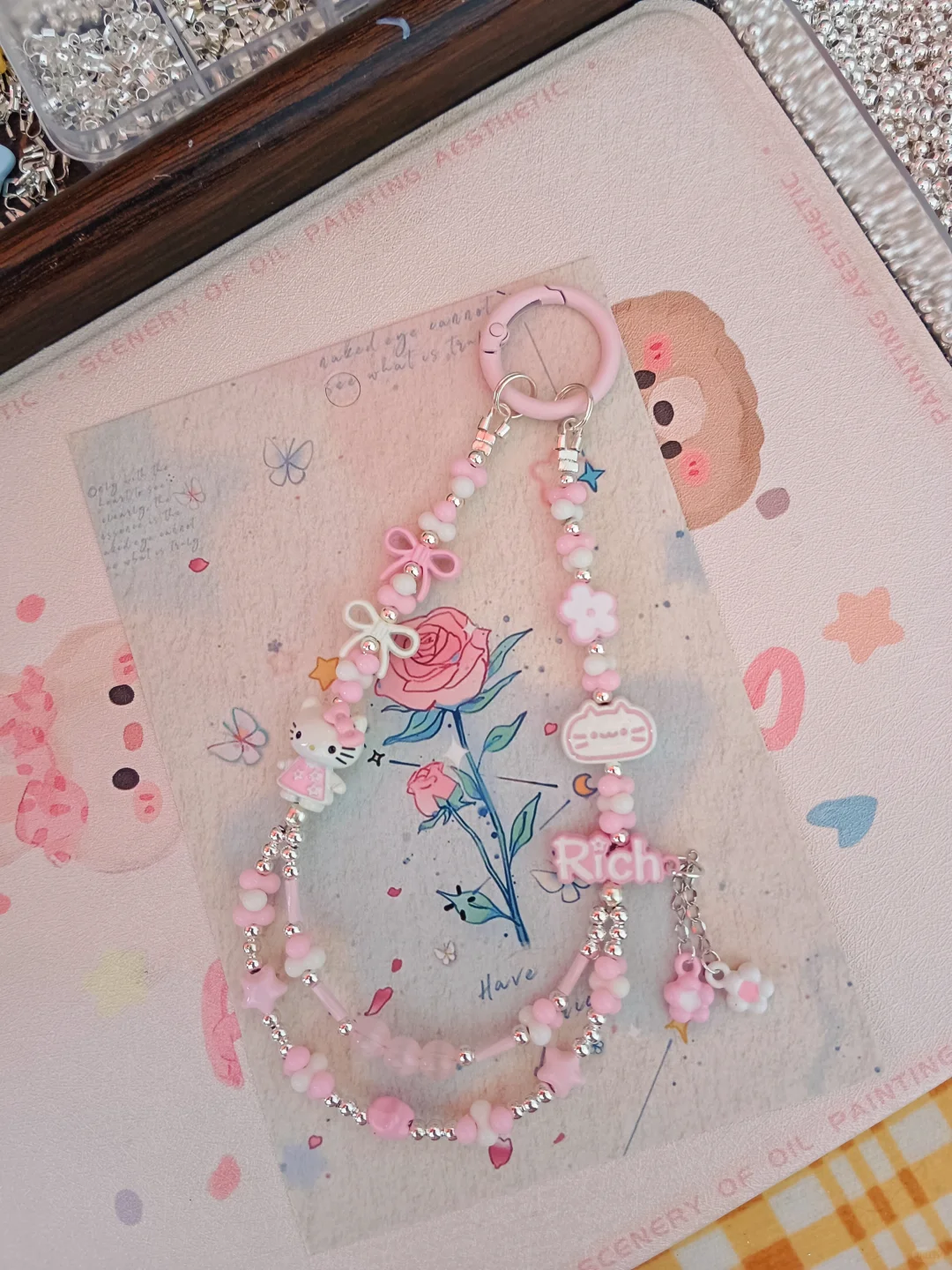 今日是粉色系可爱手机链！