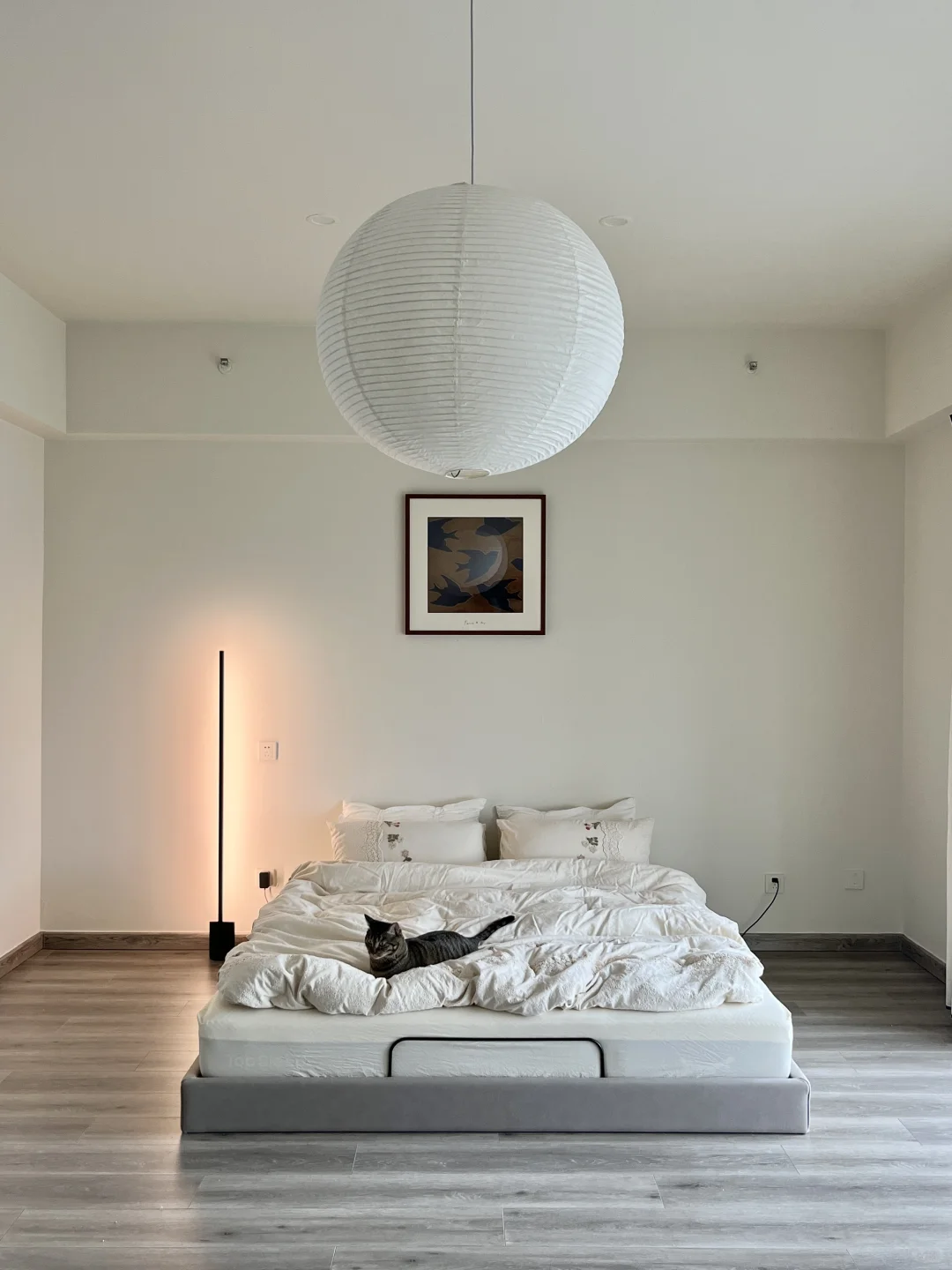 把极简风卧室调频至“疗愈模式”