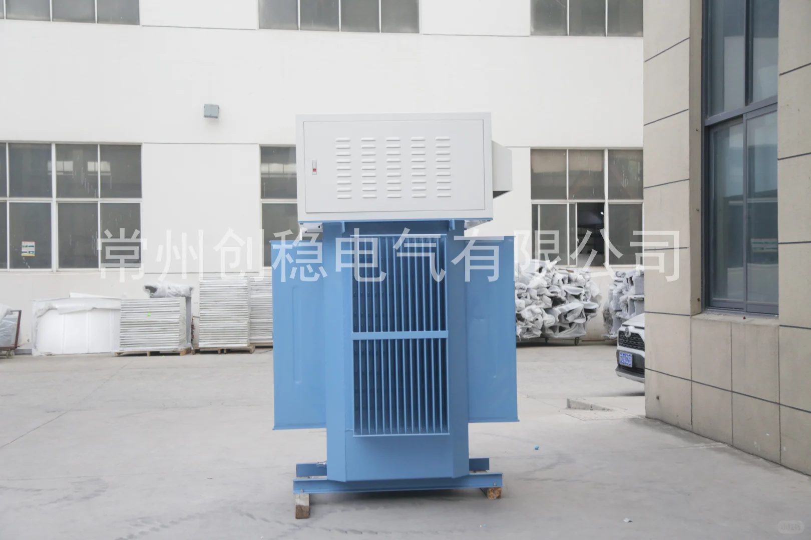 家用光伏电压不稳?加装光伏专用稳压器