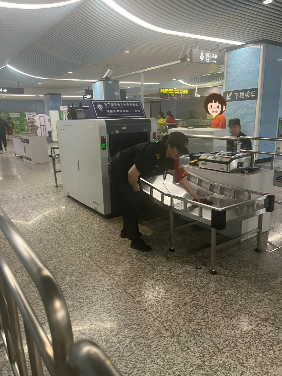 地铁站敬业工作人员