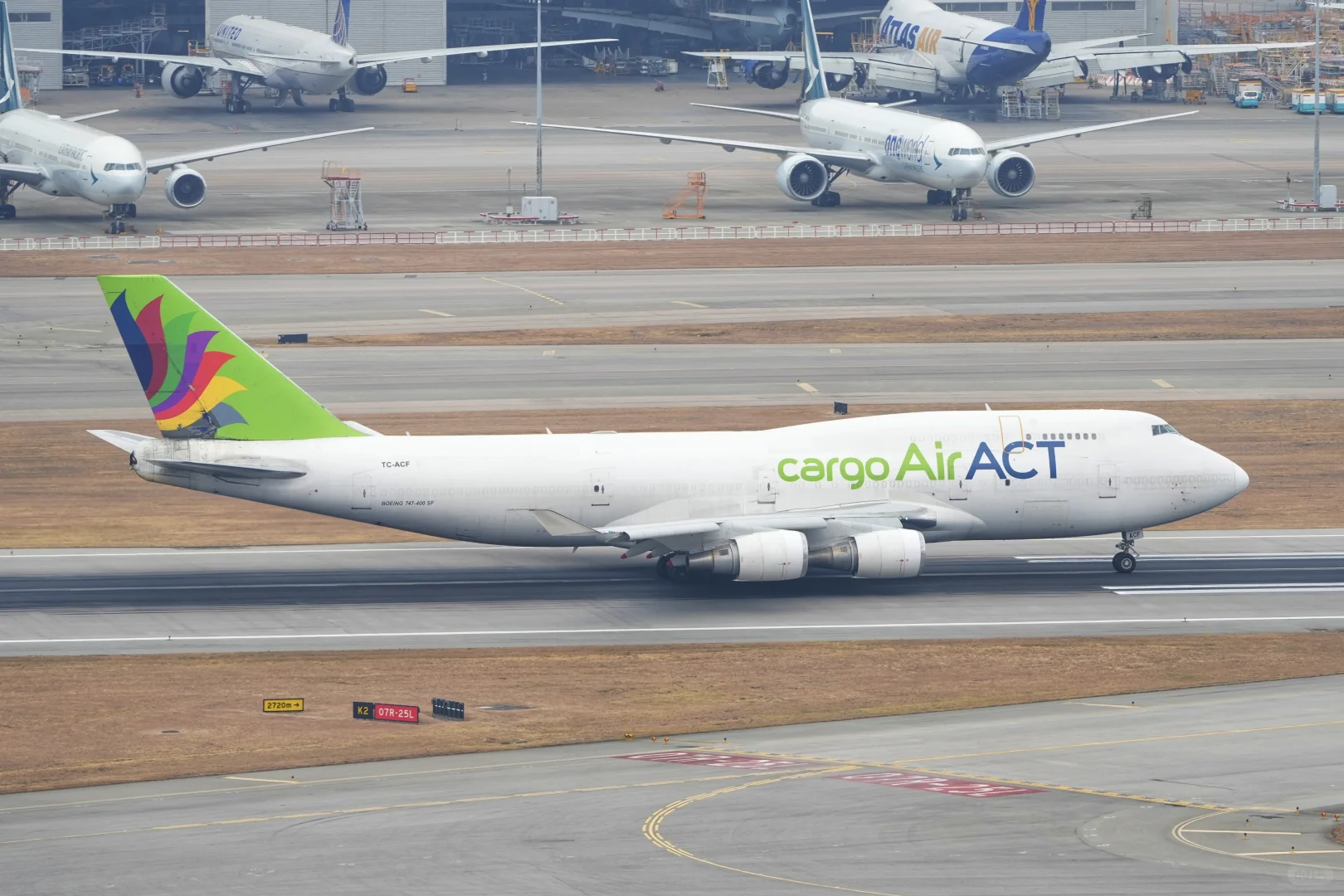 多次易主依旧服役,高龄女王为何经久不衰?