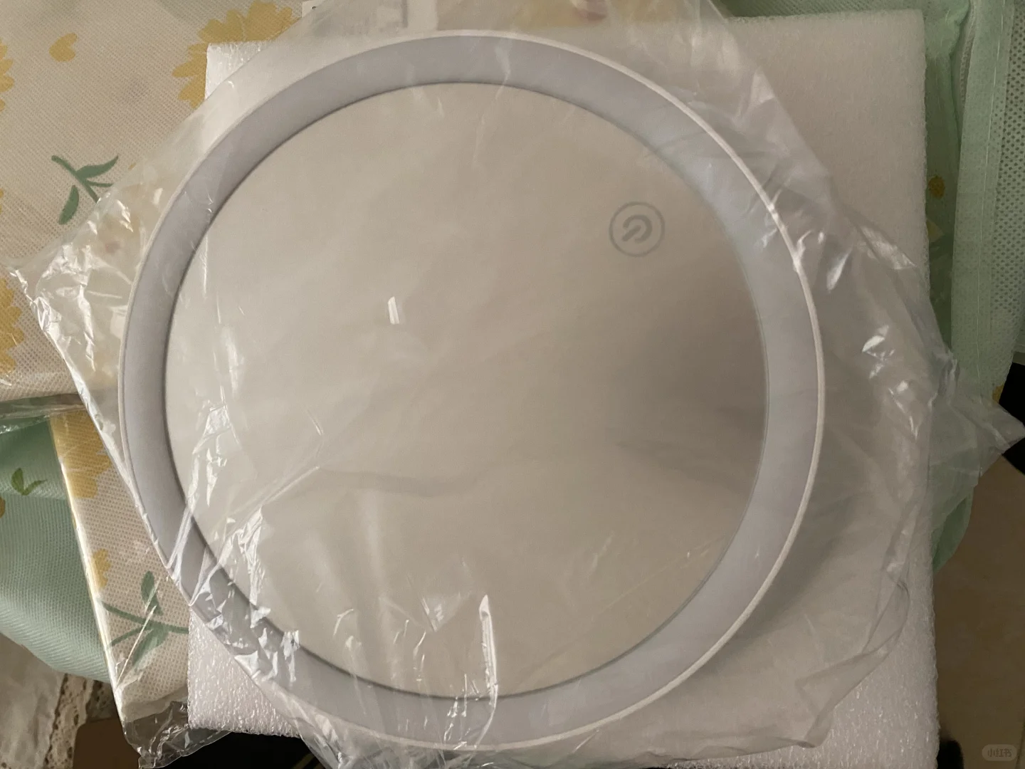 出极萌脱毛仪，几乎全新，价格便宜，赠品多