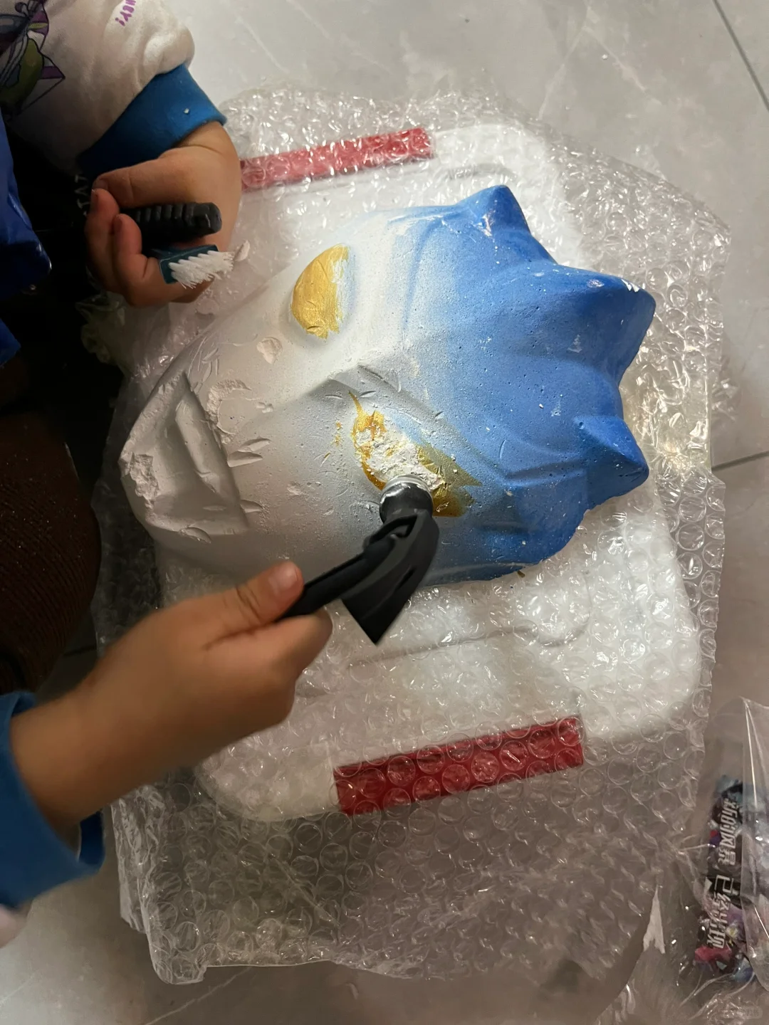 才?8r，娃已经一个小时不理我了