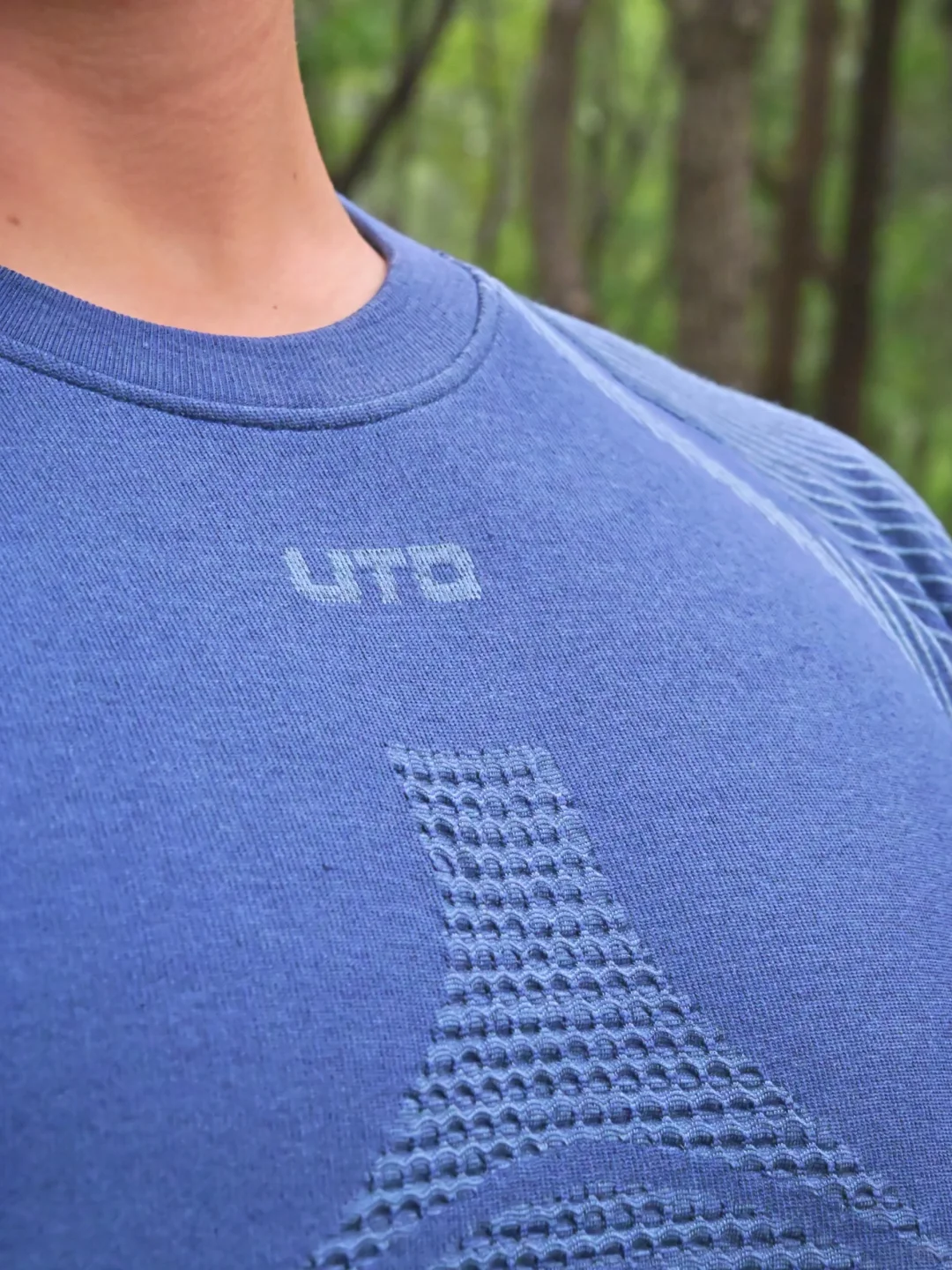 秋冬只能选择一件打底的话，怎么选？