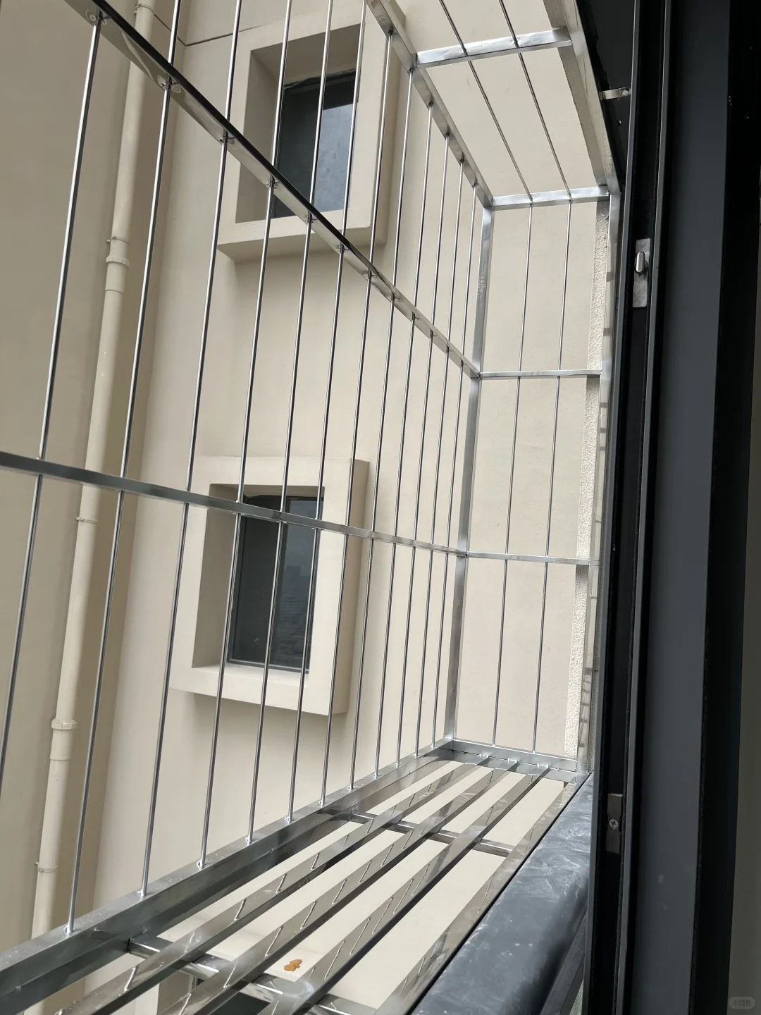 后悔没早点装!5里空心管不锈钢窗罩
