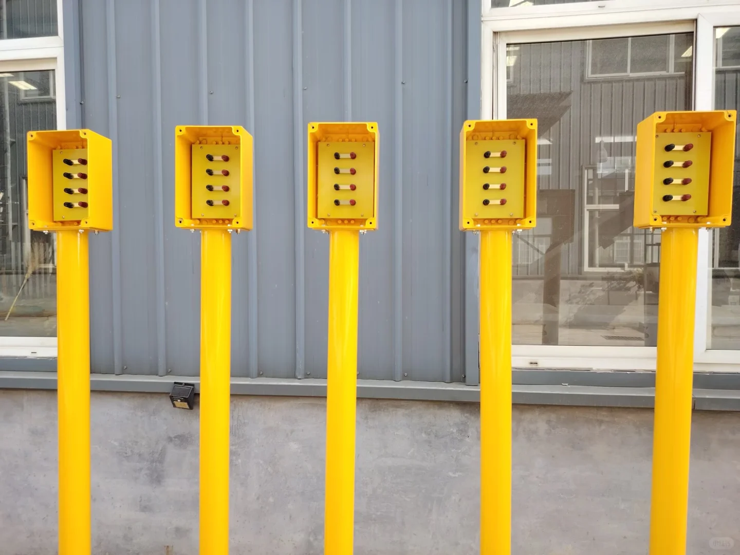 防爆箱式智能测试桩