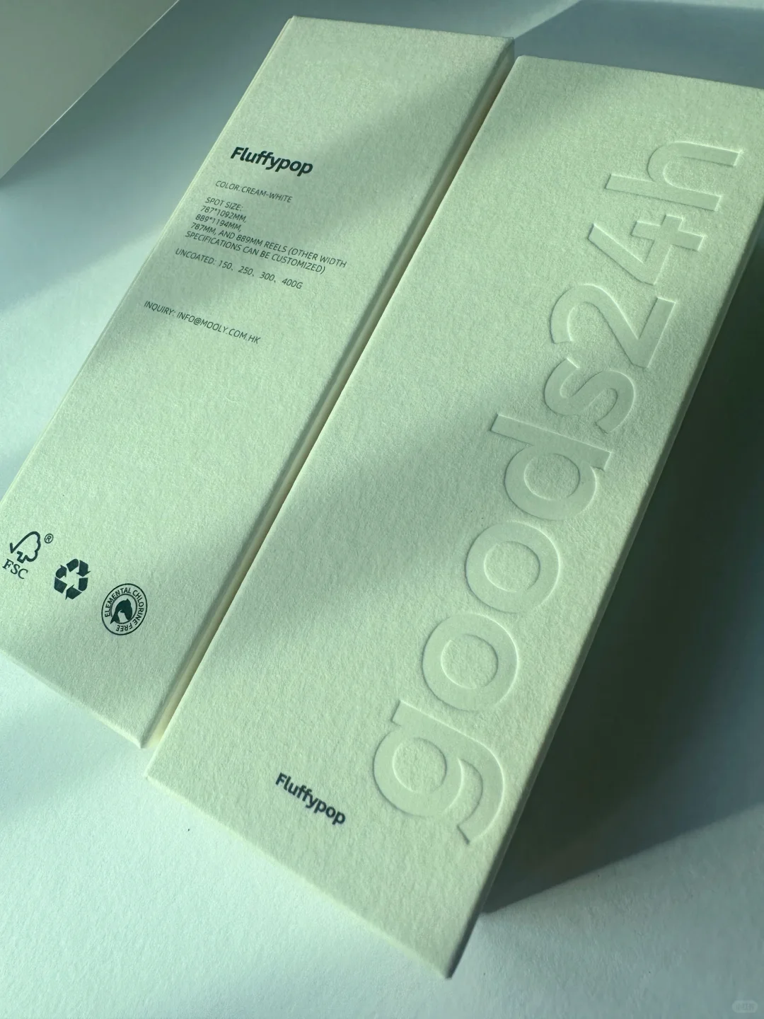 无色压凹+特种纸的盒子，狠狠拿捏高级感