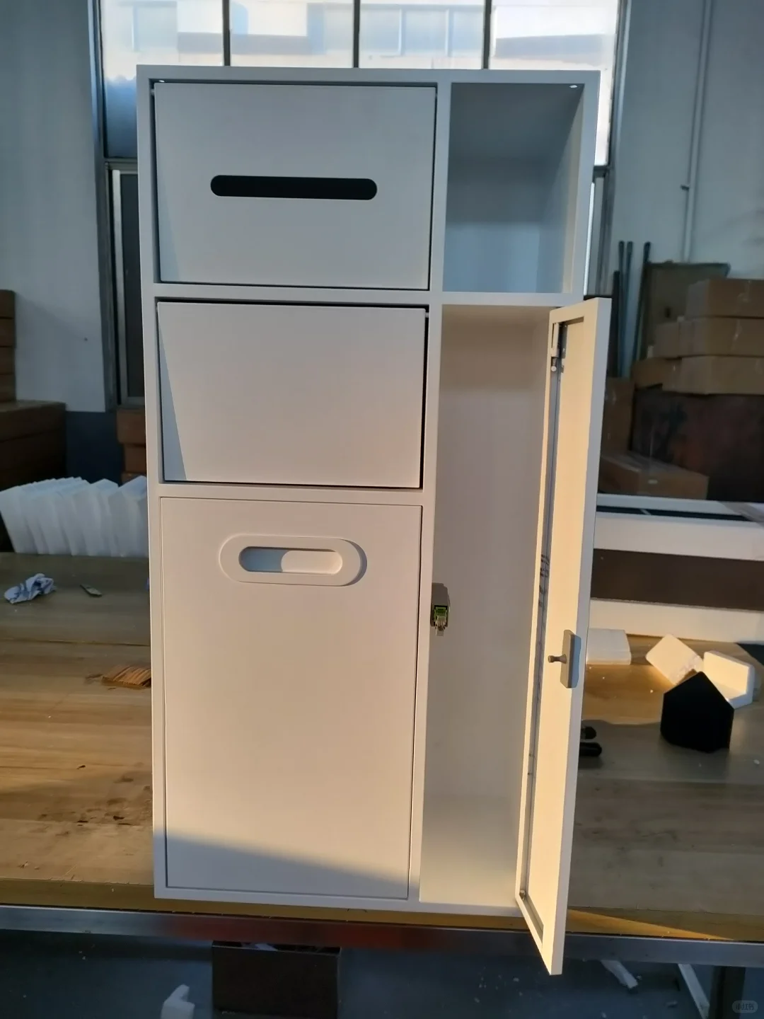 卫生间不锈钢马桶壁龛实拍照片