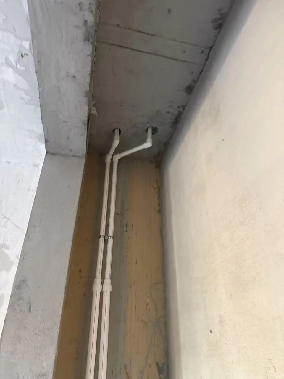 沈阳龙湖陇御山四百平别墅主管道施工现场