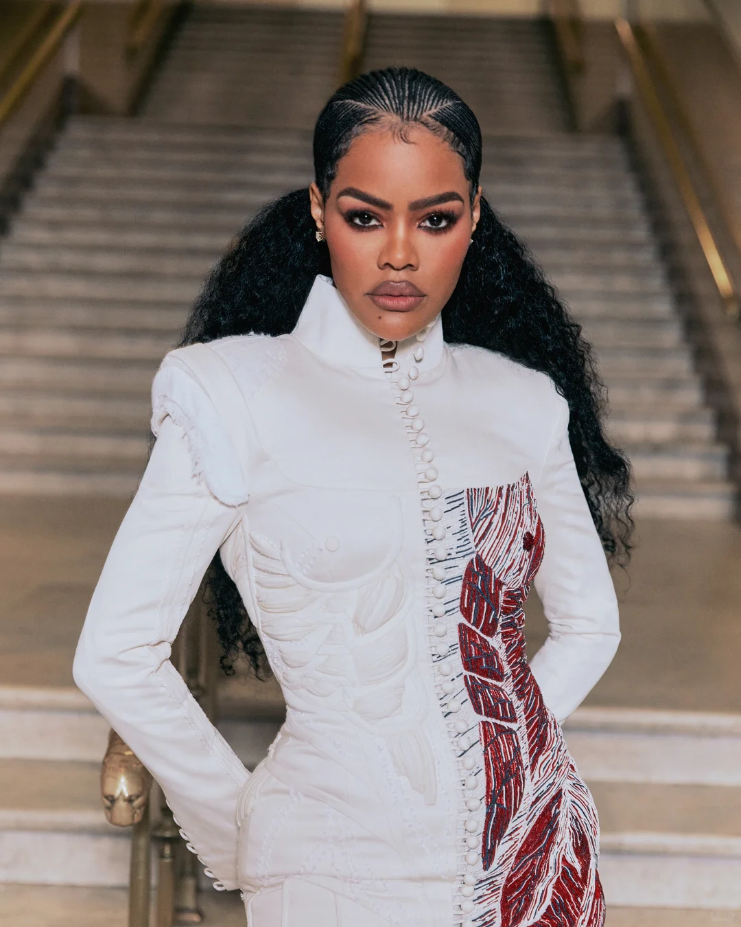 ... teyana ... 量身定制的优雅 ...