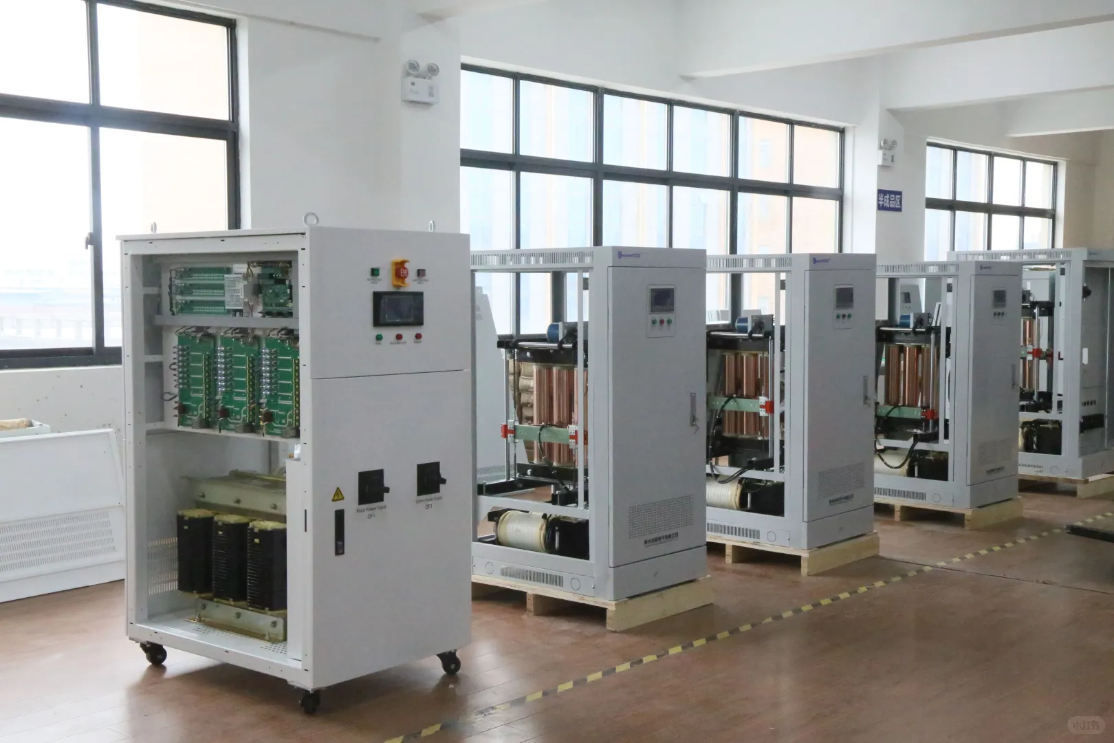 无触点稳压器有什么优点？