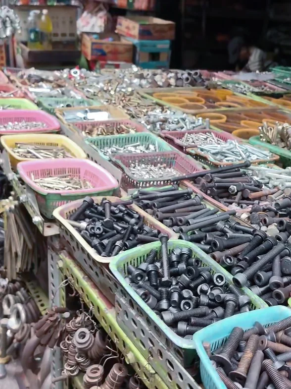 震惊！越南五金市场长这样？