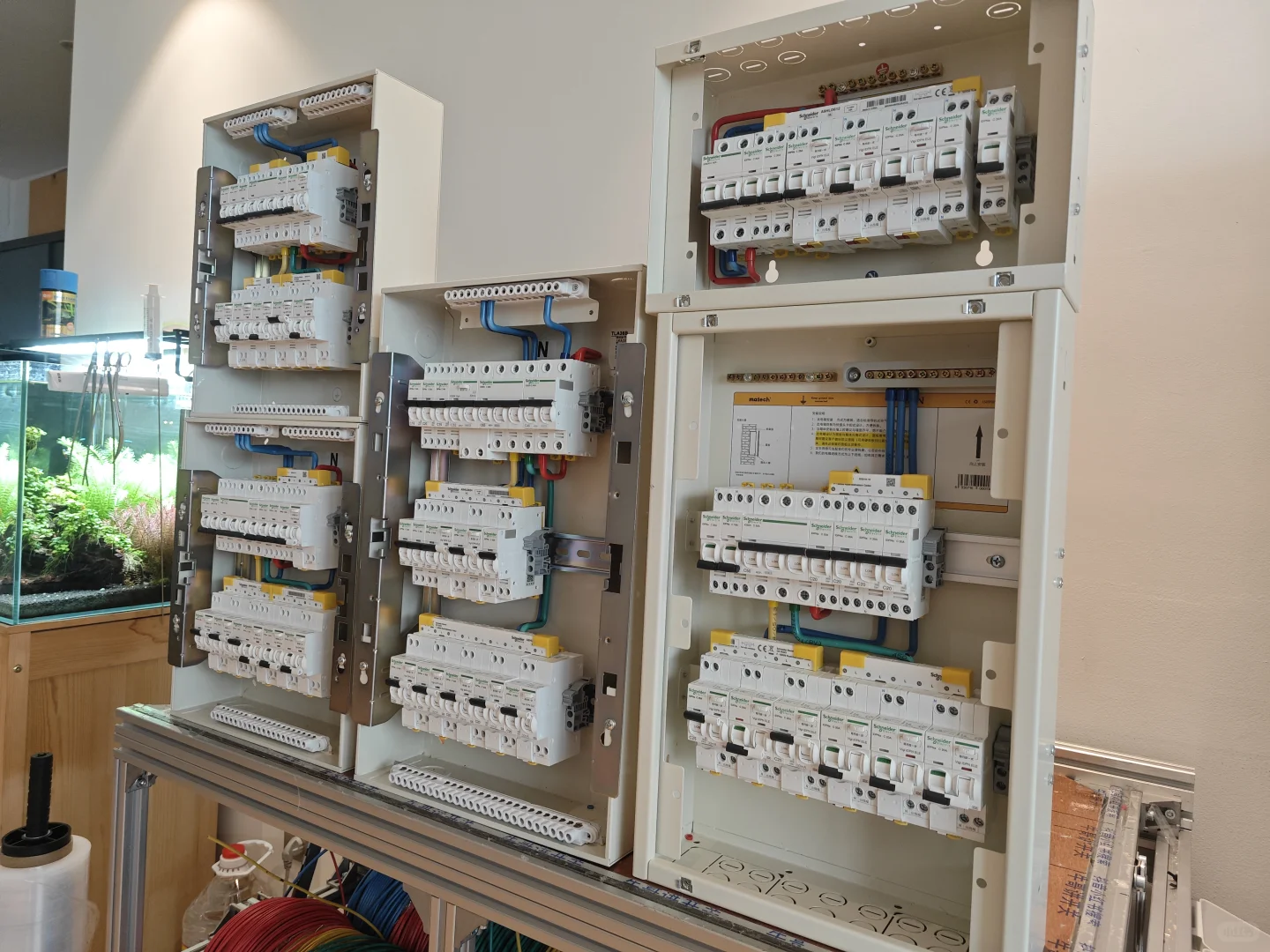 南通五层别墅配电线路与组装