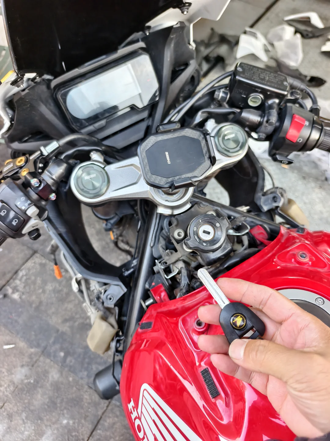 全南京摩托车配钥匙，本田cbr650更换ecu