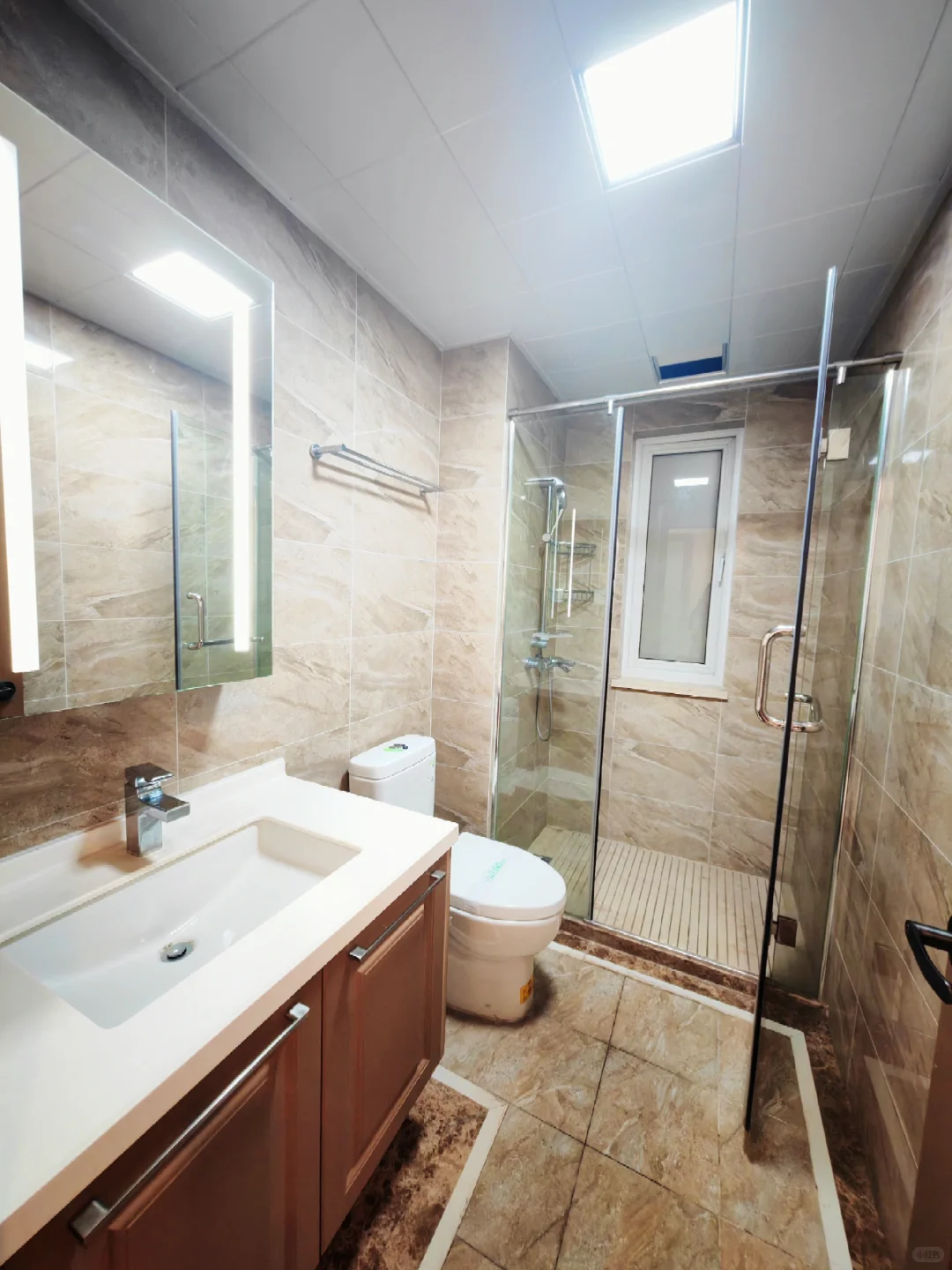 白沙洲白沙六路三居室?2200?免押月付