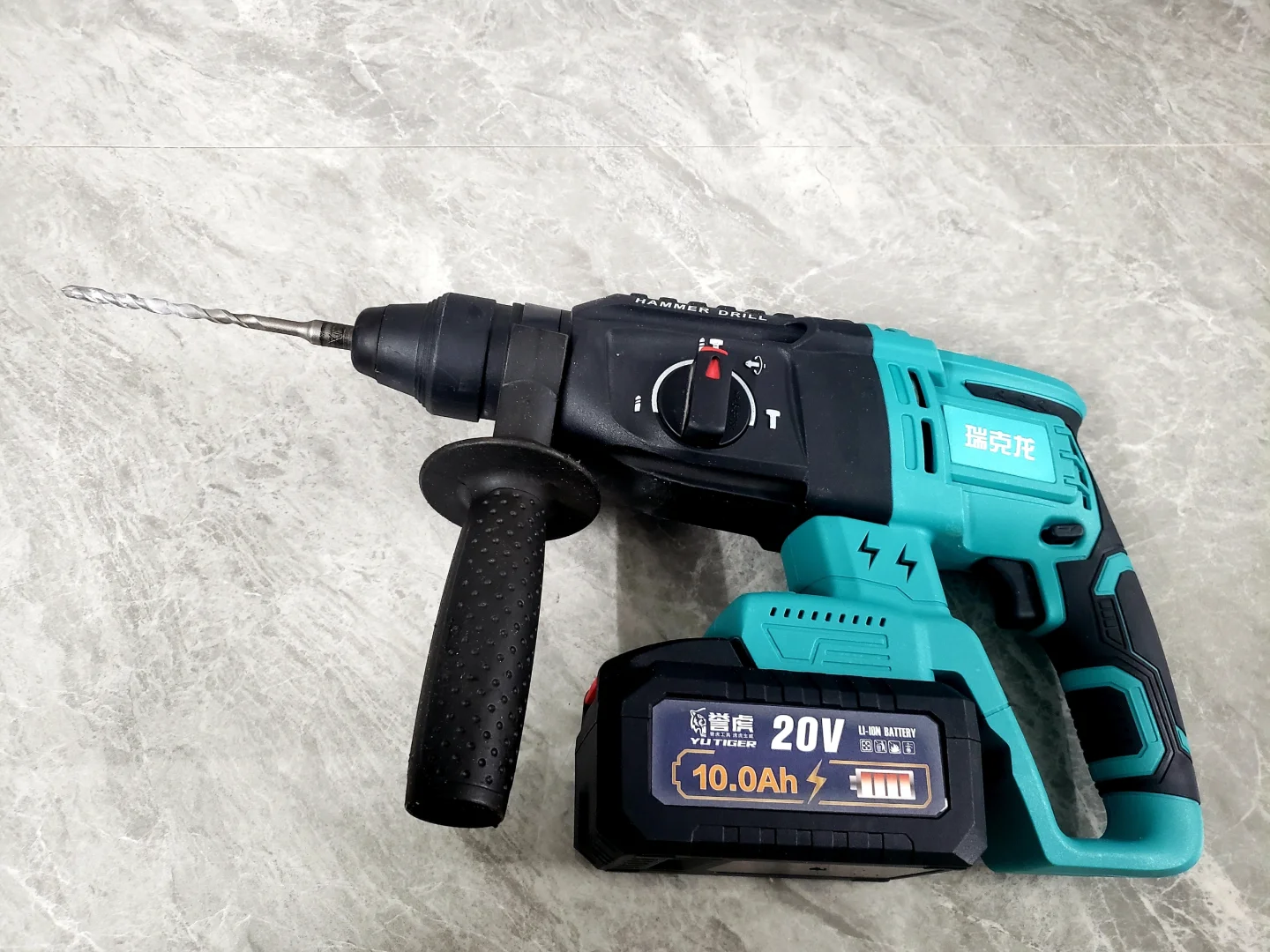 自己一个人安装窗帘成功