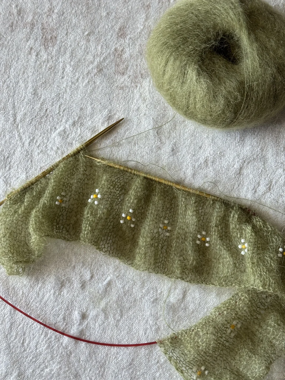 棒针发圈?｜绿油油搭配串珠小花