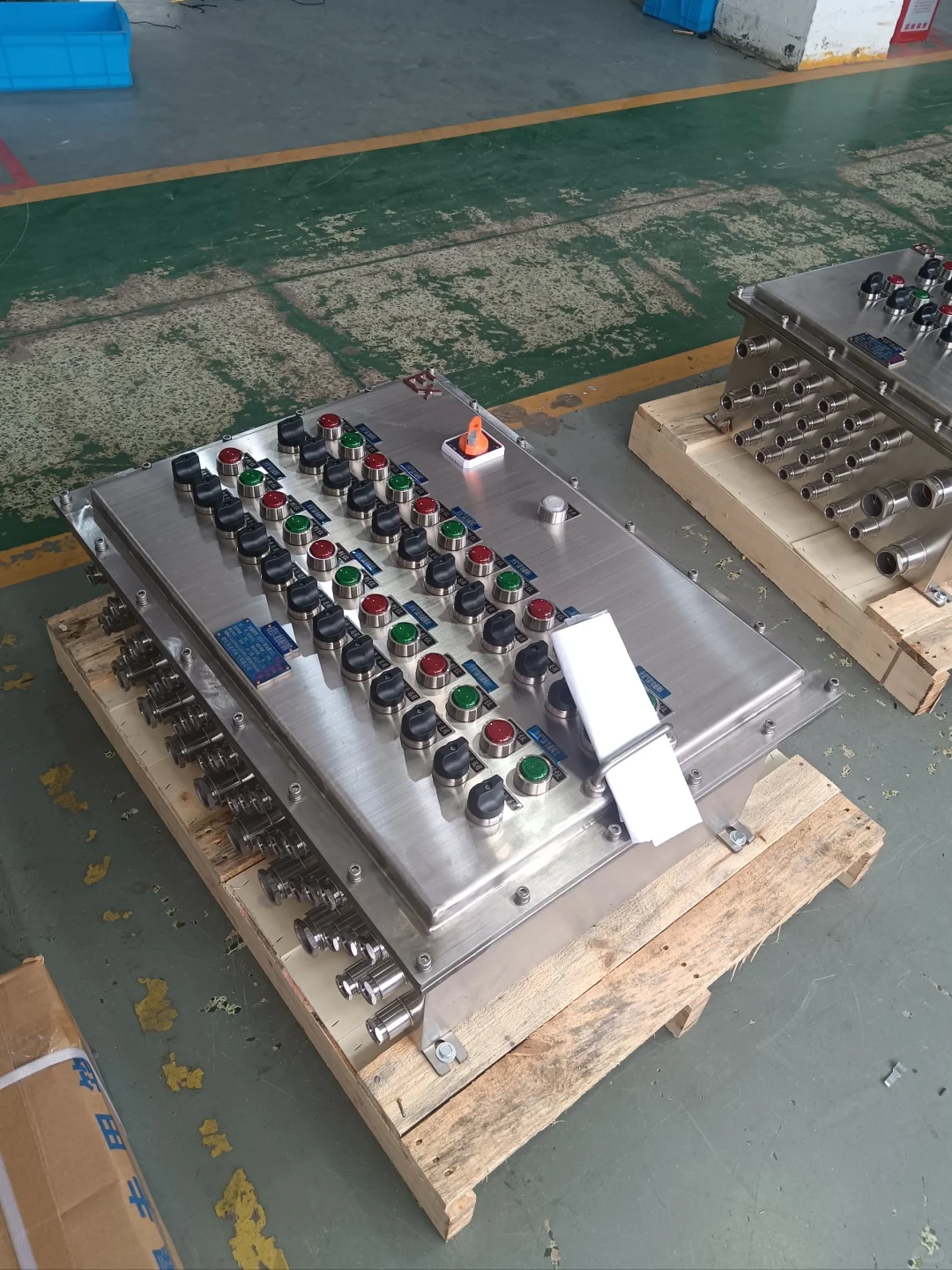 304不锈钢防爆箱