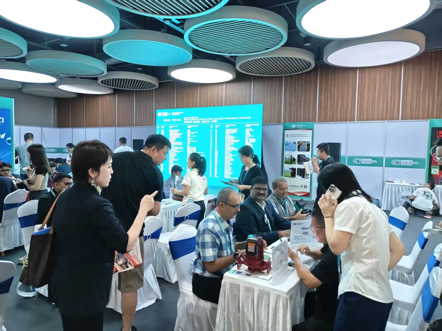 第六届广州采购交易会开始了