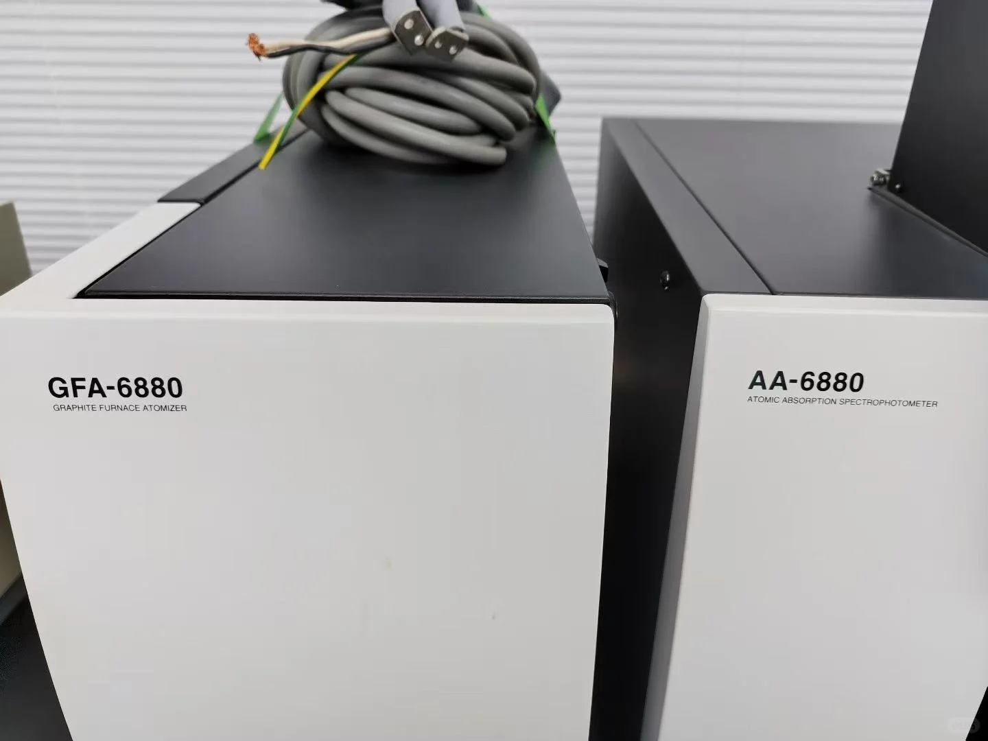 我的实验室「电子新娘」:岛津6880