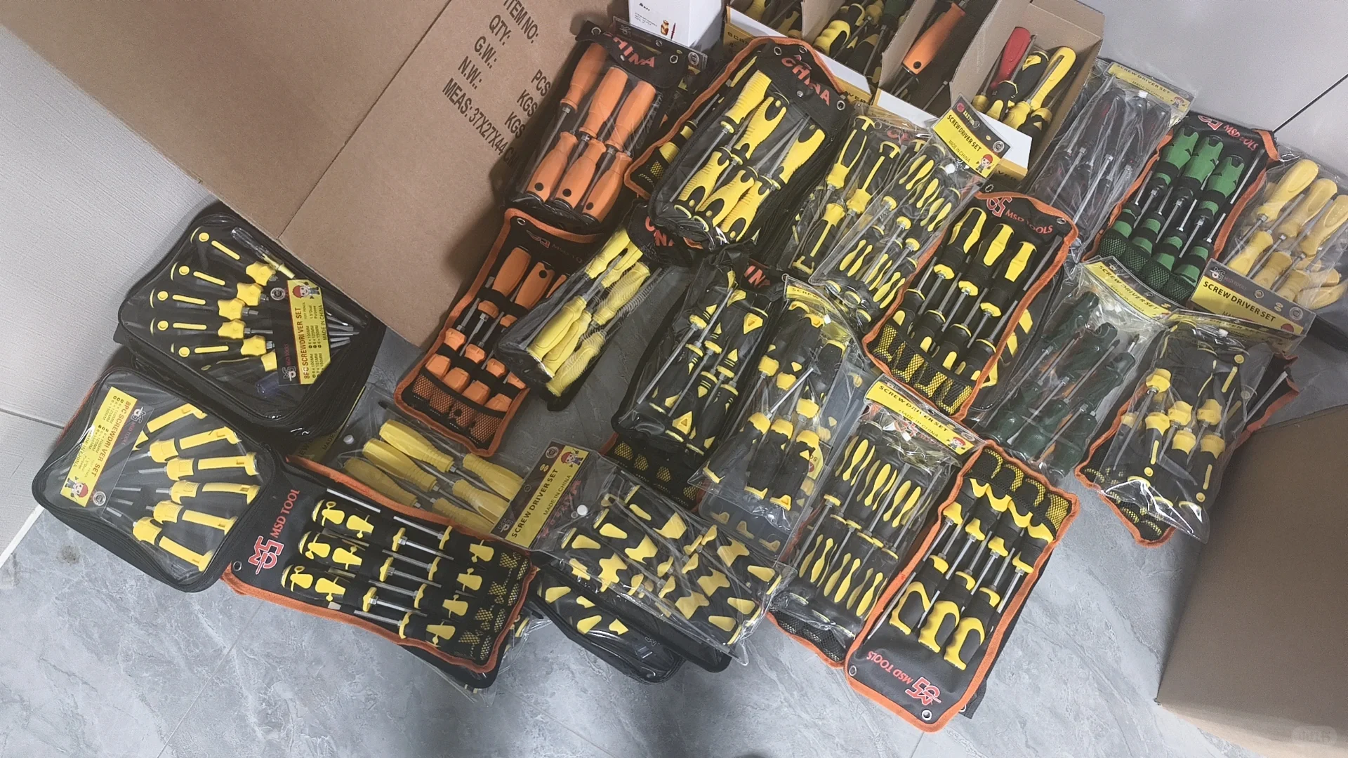 工厂日常发样发货