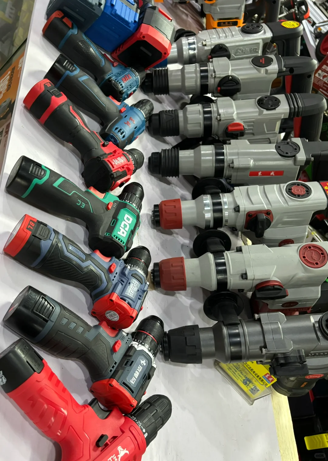 老美有枪店我们有五金店