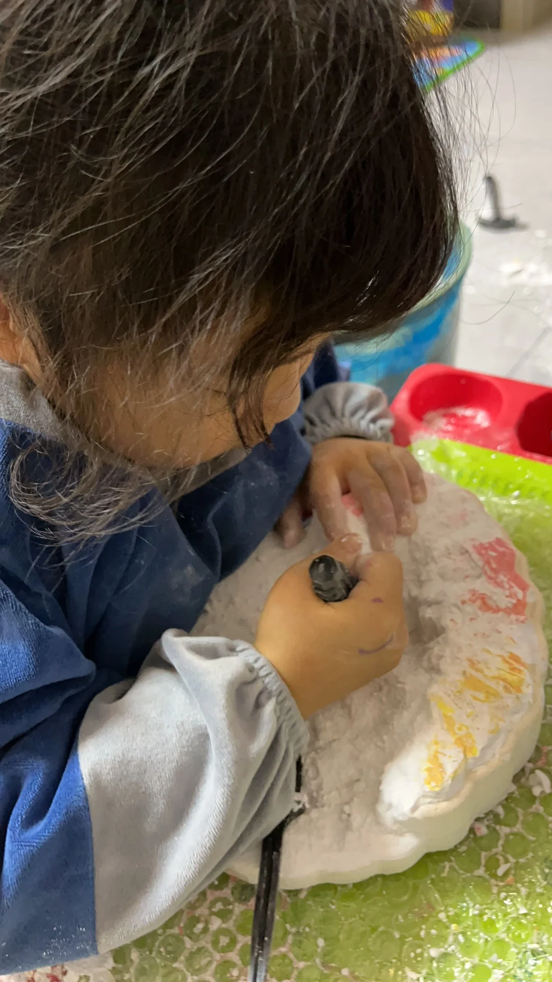 才?8r，娃已经一个小时不理我了