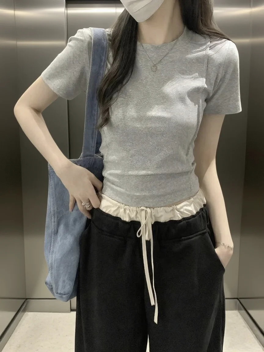 百搭显身材的韩版小上衣