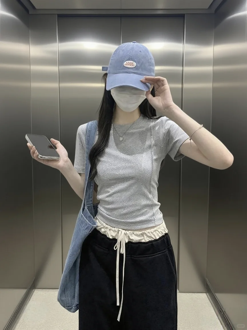 百搭显身材的韩版小上衣