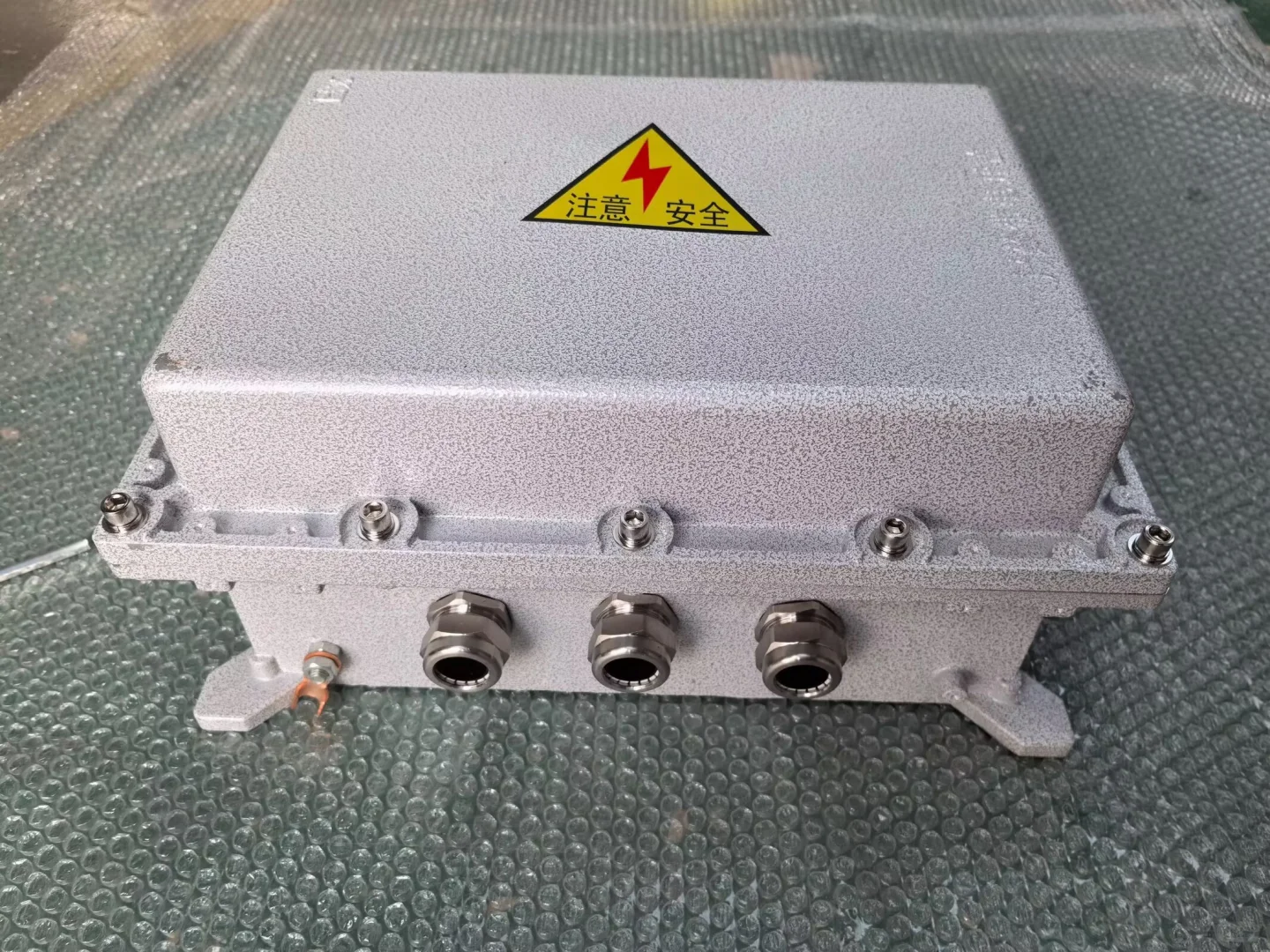 防爆接线箱(防爆等级)的原理