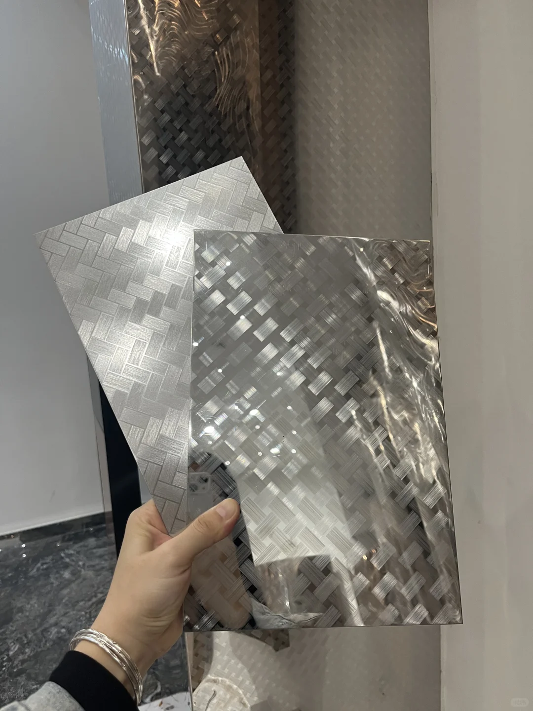 编织纹包柱，两种质感可选