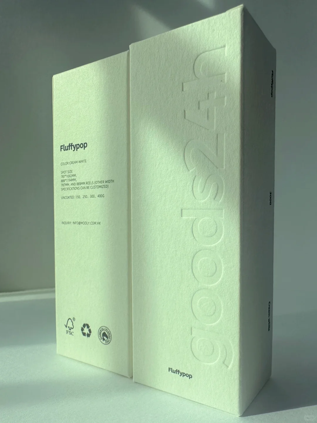 无色压凹+特种纸的盒子，狠狠拿捏高级感