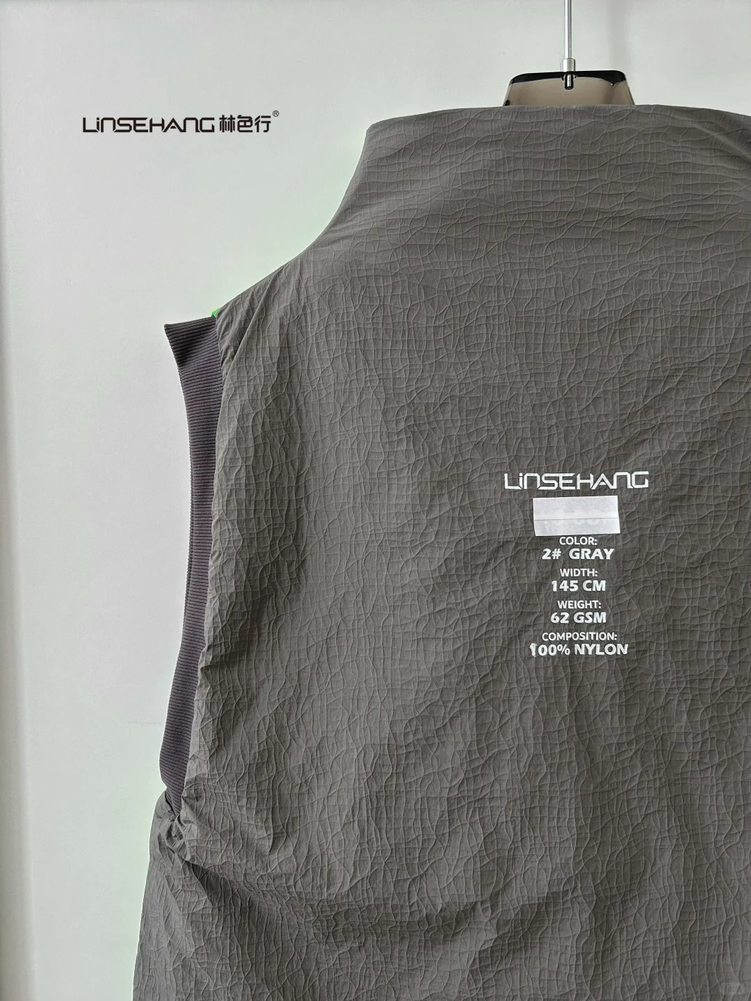 「官窑裂纹」入侵机能圈！褶皱灰调封神2025?