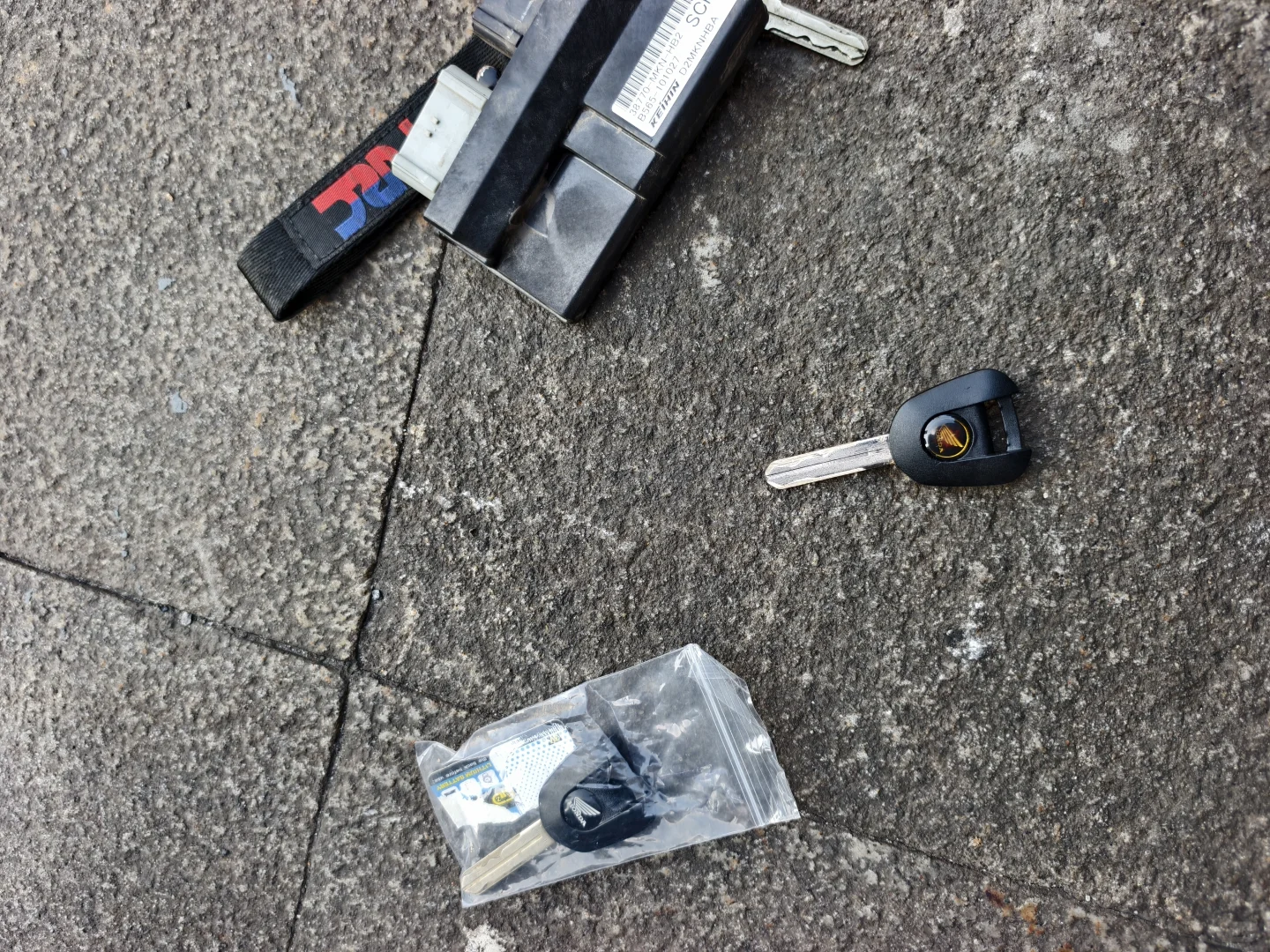 全南京摩托车配钥匙，本田cbr650更换ecu