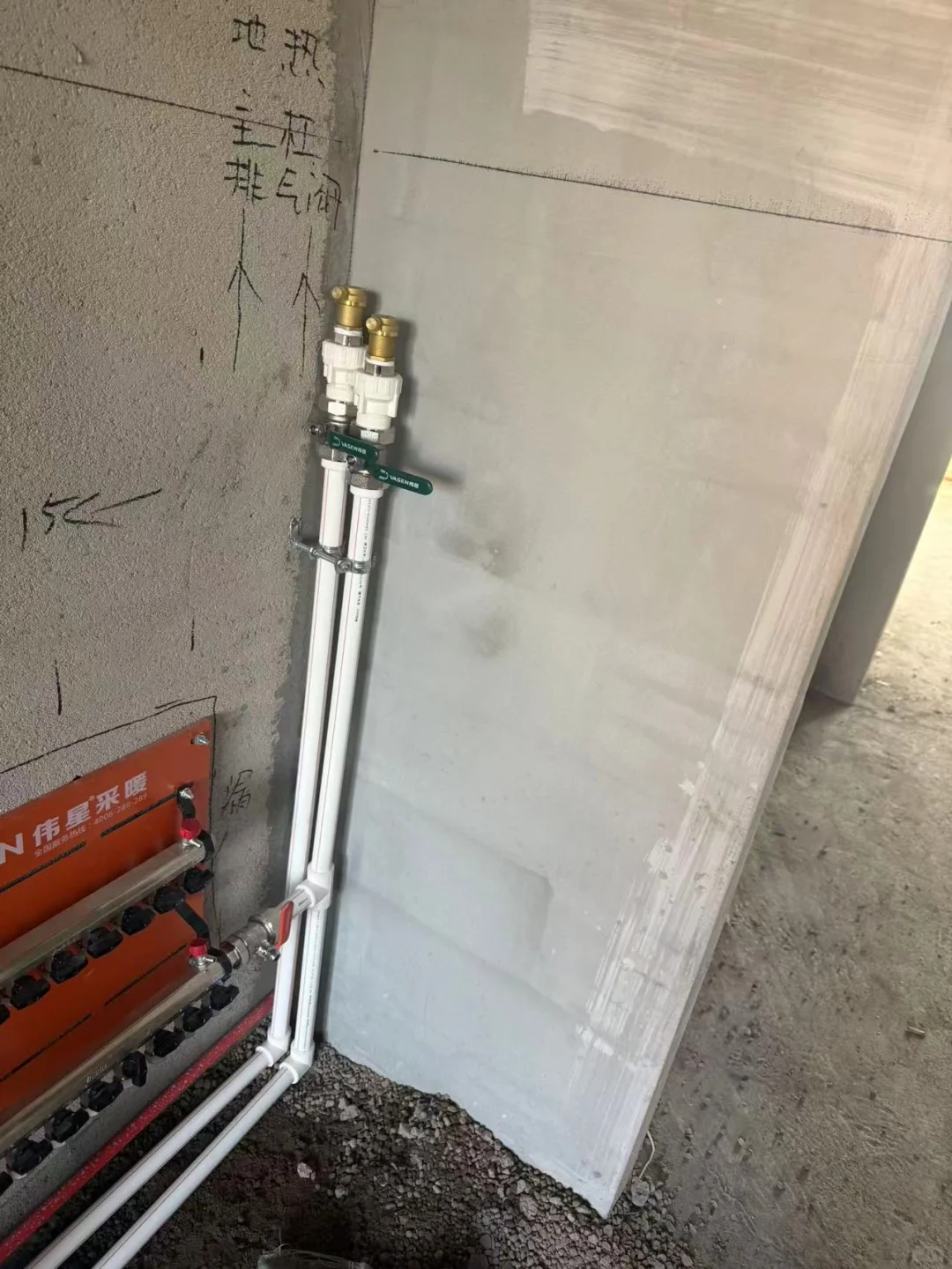 沈阳龙湖陇御山四百平别墅主管道施工现场