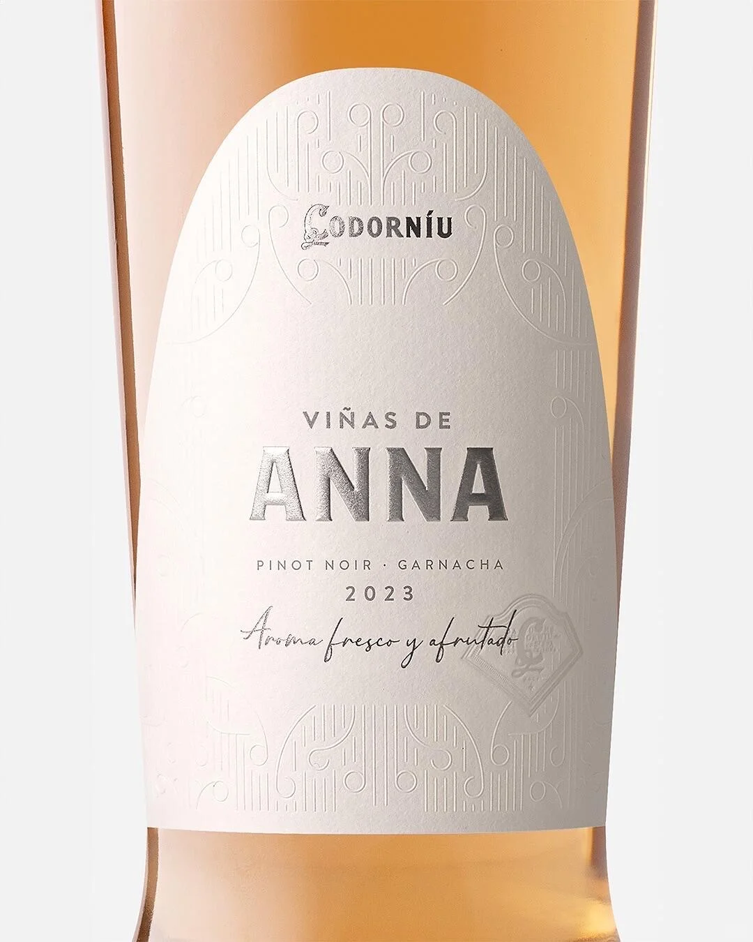 这款瓶贴，一下就把葡萄酒的档次提上来了！